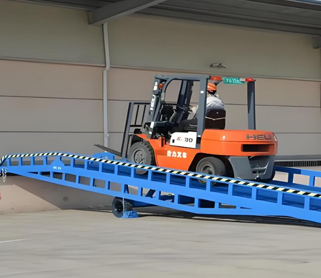 丰满移动式卸货平台（叉车用）
